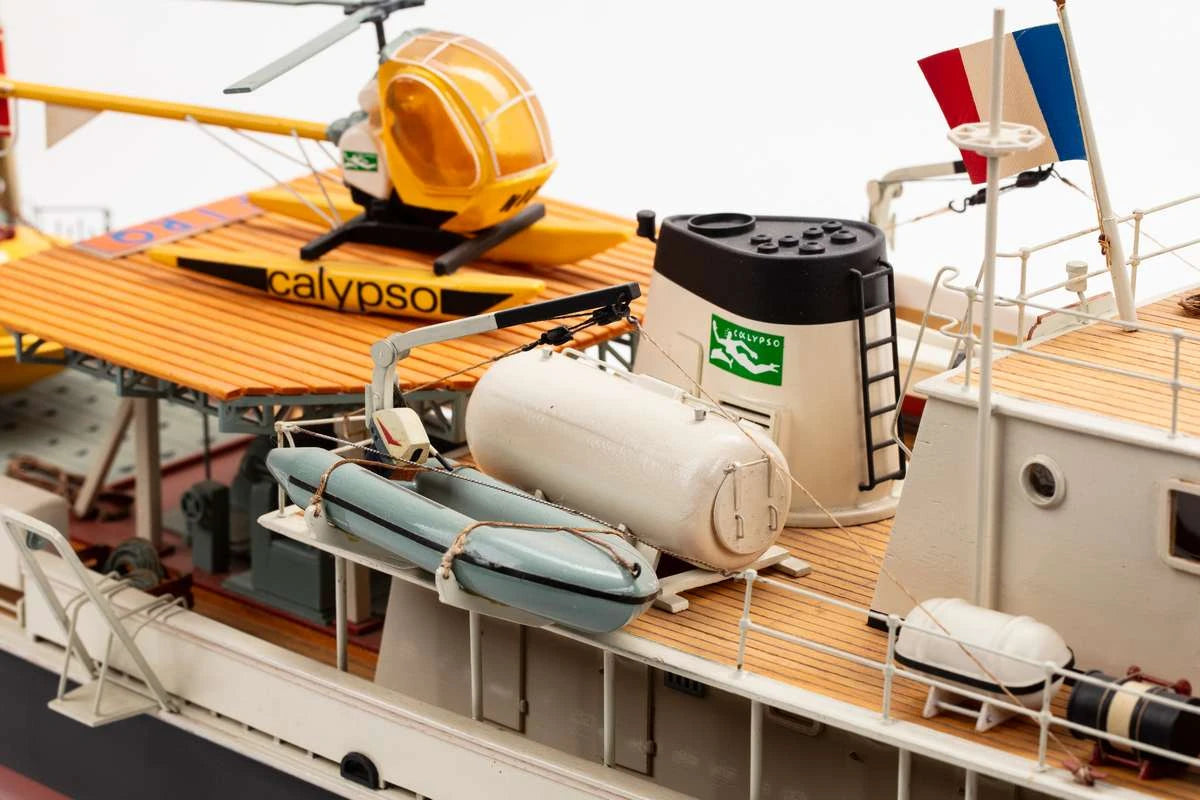 Billing Boats Calypso B560 Model Boat Kit