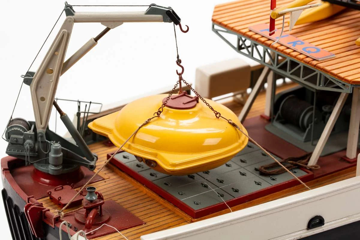 Billing Boats Calypso B560 Model Boat Kit