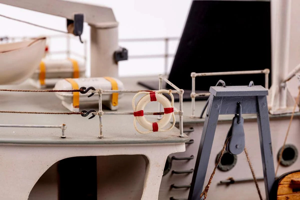 Billing Boats Nordkap B476 Model Boat Kit