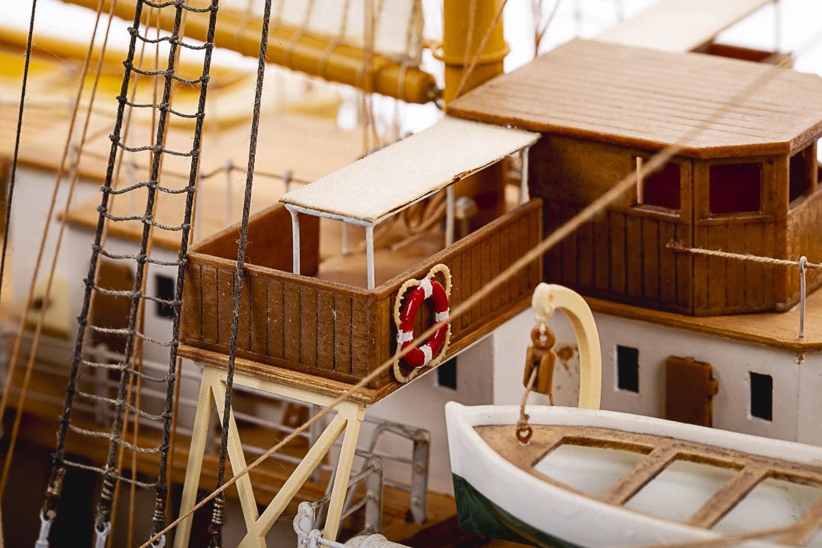 Billing Boats Esmeralda B730 Model Ship Kit