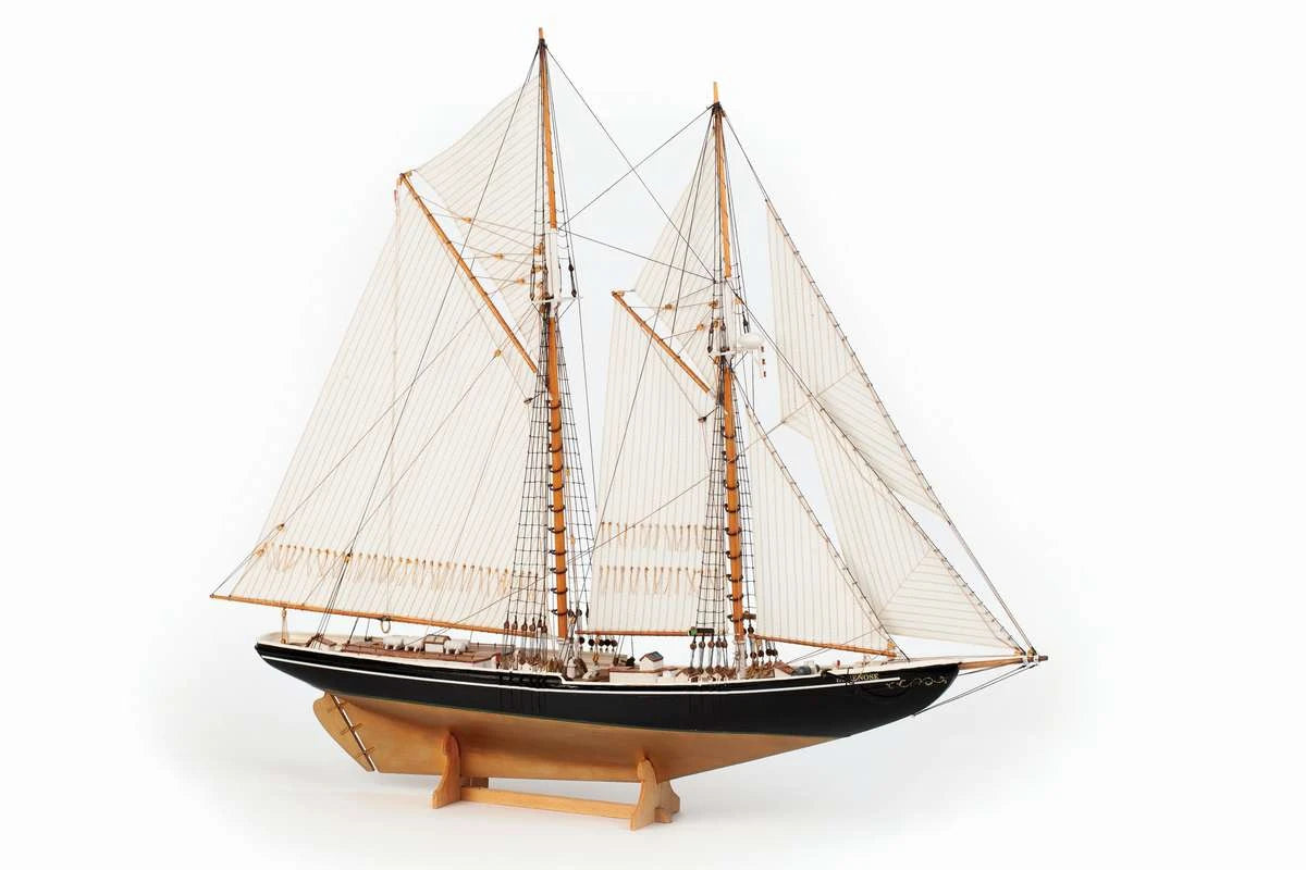 Billing Boats Bluenose II B600 Model Boat Kit
