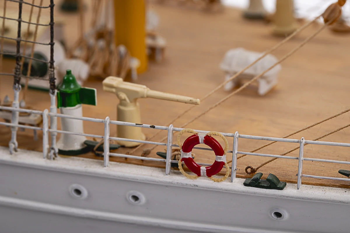 Billing Boats Esmeralda B730 Model Ship Kit