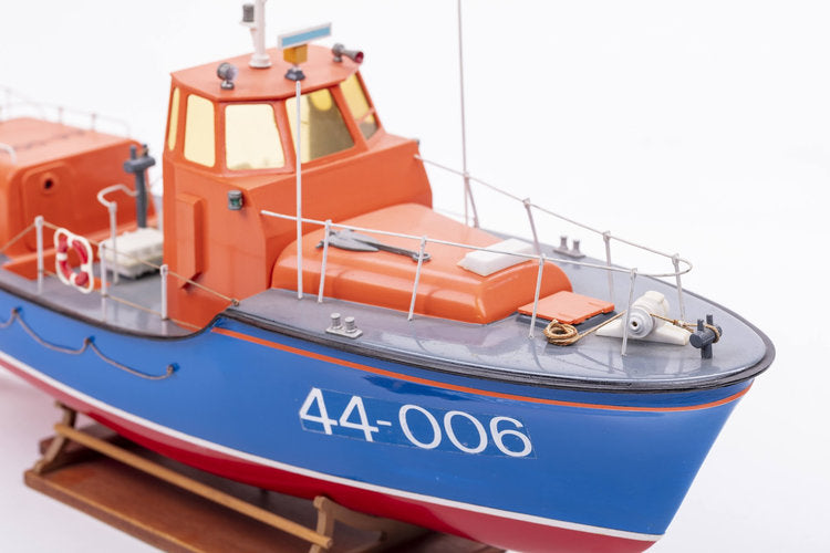 Billing Boats RNLI Lifeboat B101 Model Boat Kit