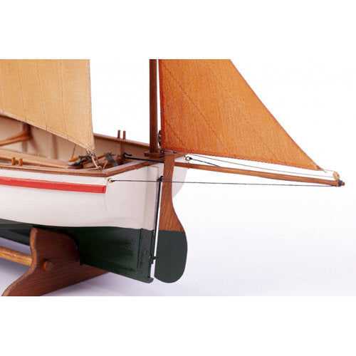 Billing Boats Le Bayard B906 Model Boat Kit